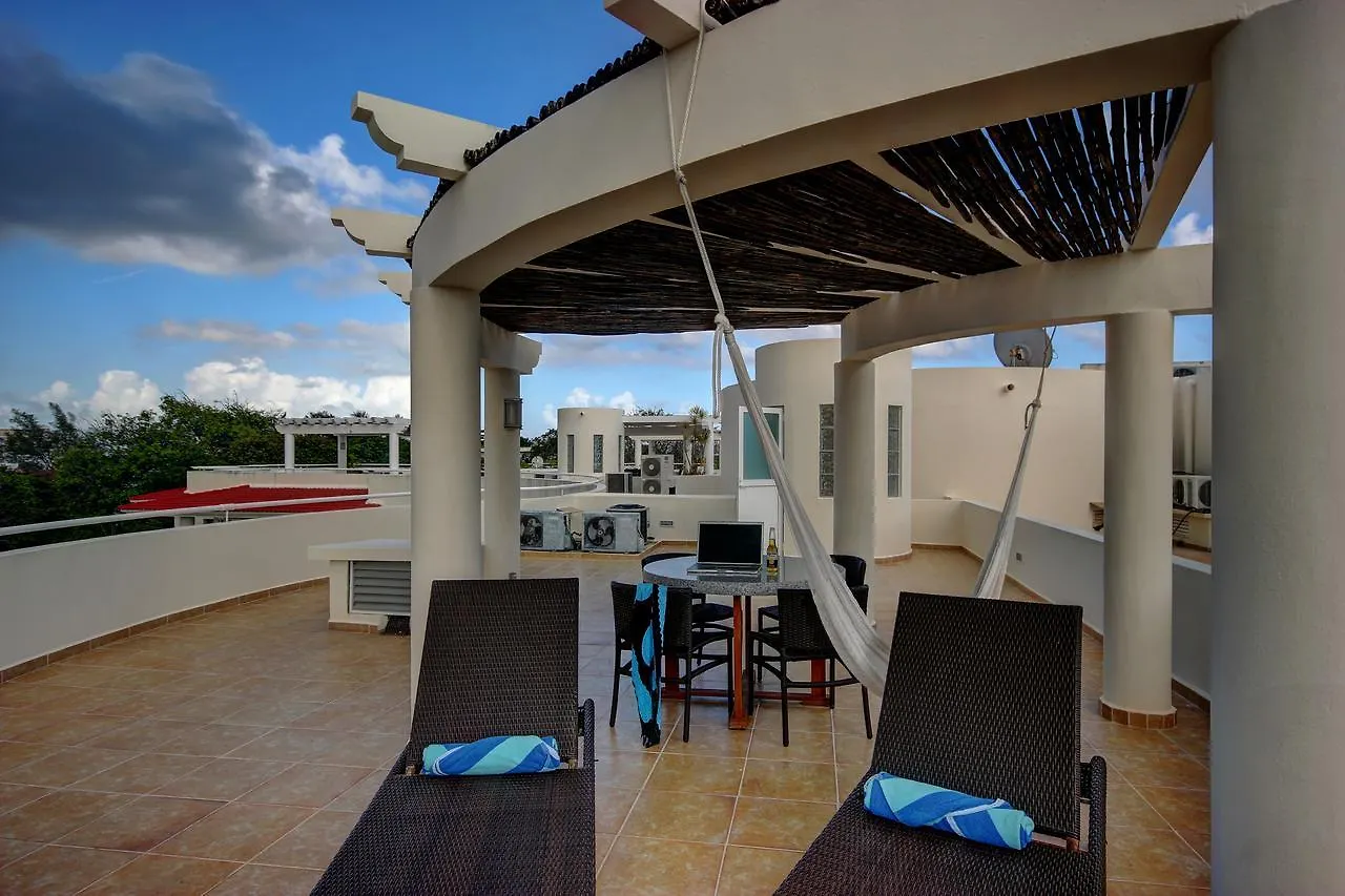 Riviera Maya Suites Playa del Carmen Aparthotel