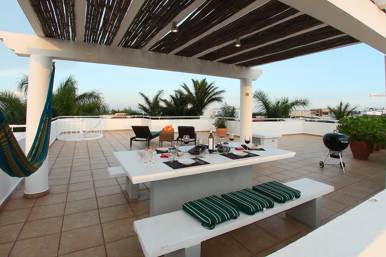 Riviera Maya Suites Playa del Carmen Aparthotel