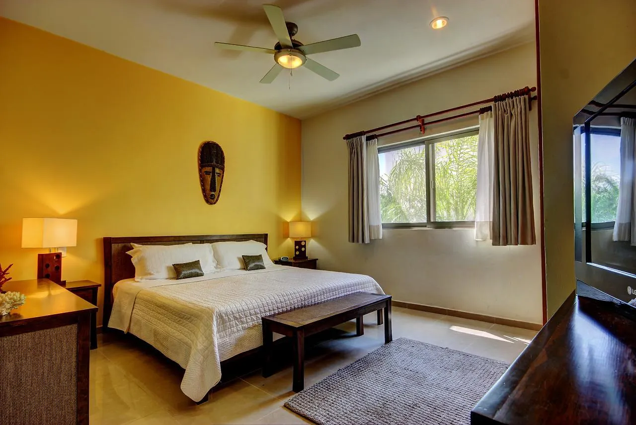Riviera Maya Suites Playa del Carmen Aparthotel