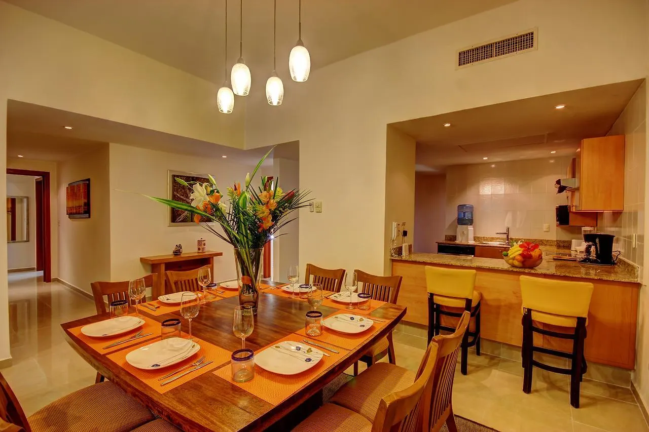 Riviera Maya Suites Playa del Carmen 4*,